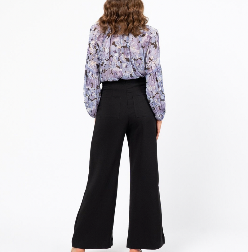 White closet d Boss pants